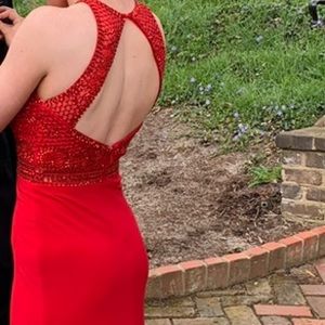 Red sherri Hill Prom dress